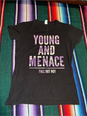 Fall Out Boy Young And Menace Band Tee Women’s Small Emo Pop Punk Black